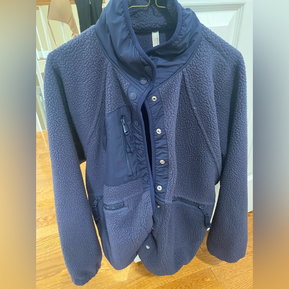 Free People hit the slopes, fleece jackets, color blue size large